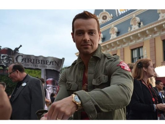 Joey Lawrence fue el novio de Kim en 1999, aunque su relación no tuvo relevancia.