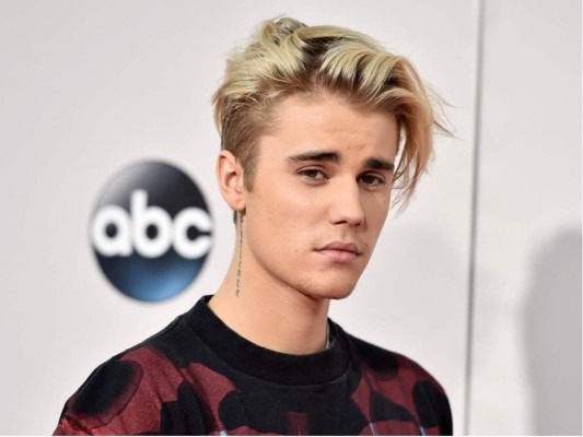 Fan le pide una selfie a Justin Bieber y el destruye su celular