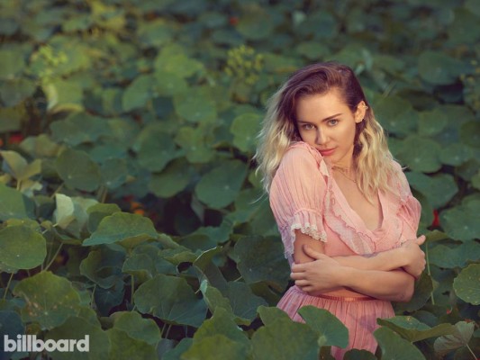 Miley Cyrus deja la marihuana y el alcohol