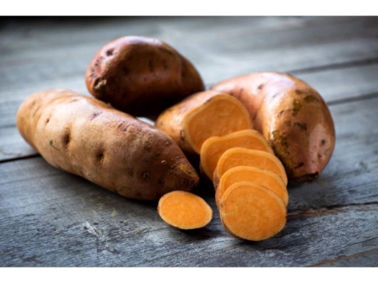 Camote<br/>Contienen carotenoides alfa y beta caroteno lo que las vuelve perfectas para una dieta antiinflamatoria.<br/>