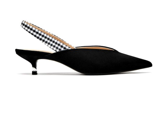 <br/>12. Kitten heel shoes. Para las que prefieren la comodidad de un tacón sutil, zapatos destalonados con slingback de estampados vichy<br/>