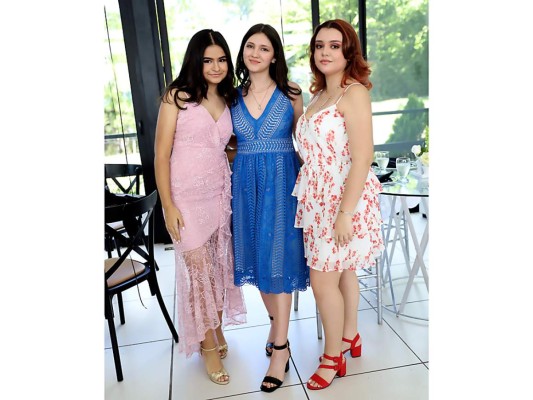 Gabriela Zelaya, Isabela Padget y Nathalie Sarmiento