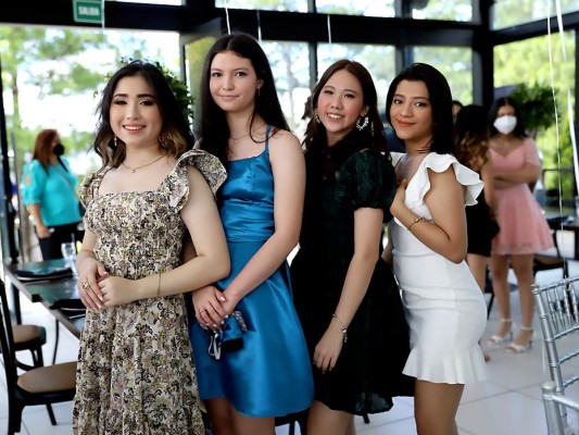 Alexia Martínez, Jeanette Munguia, Tania Chen y Marlen Galeano