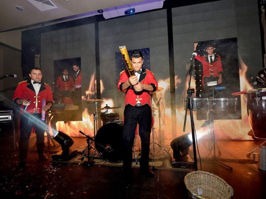 Inolvidable fiesta nupcial Anchecta-Mayes