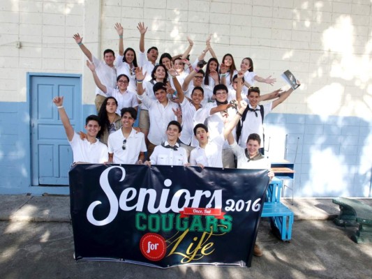 Senior entrance del Valle de Sula  