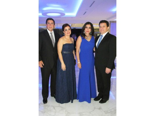 Aldo y Claudia Piaggio con Giselle y Jesús Canahuati.