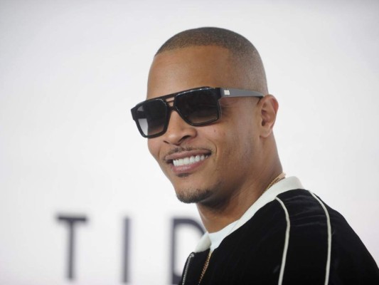 T.I se vio obligado a vender drogas cuando era joven para poder poner comida sobre la mesa para él y su madre. A pesar de terminar muchas veces en la cárcel, T.I decidió cambiar el rumbo de su vida y se enfocó más en su música.
