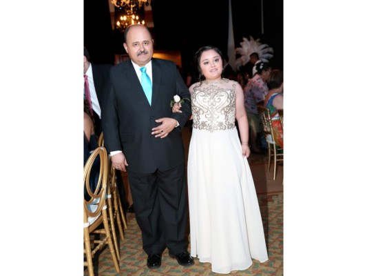 Desfile de los Seniors 2017 Del Campo International School