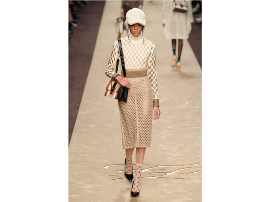Fendi presenta la ultima colección diseñada por Karl Lagerfeld  
