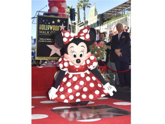 Minnie Mouse obtiene su estrella en el Paseo de la Fama de Hollywood