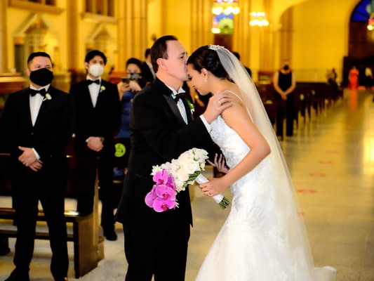 La boda de Henry Mauricio Soliman y Victoria Alejandra Valladares