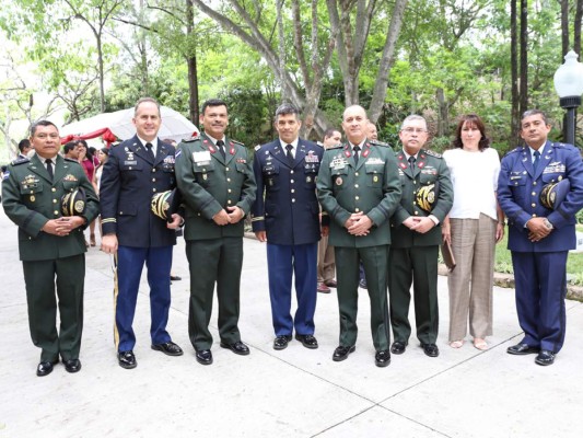 Recepción en casa del embajador James Nealon para celebrar el 4 de julio  