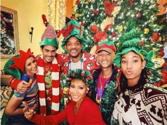 Will Smith y su familia con unos divertidos atuendos