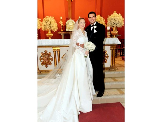 Nathalie Wolozny Pineda y su esposo Jacobo Emilio Handal Vesdiski. Foto: Gerson Alachán