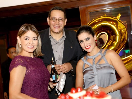 Fiesta en honor de Eugenio Torres-Morales