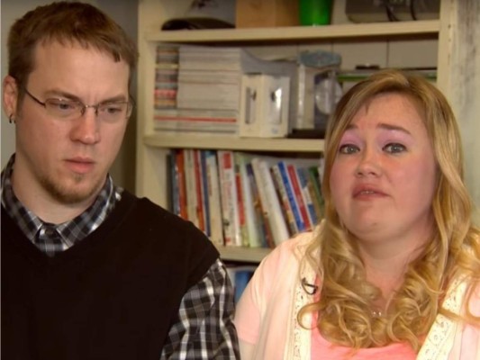 Michael & Heather esta pareja vivía con sus cinco hijos en Maryland, Estados Unidos, pero perdieron la custodia de dos de los menores tras ser acusados de maltrato infantil y de exponerlos a humillaciones constantes en su canal de YouTube: DaddyOFive. Y es que en muchos de sus videos se veía a la pareja haciendo bromas pesadas a sus hijos, quienes siempre terminaban llorando.
