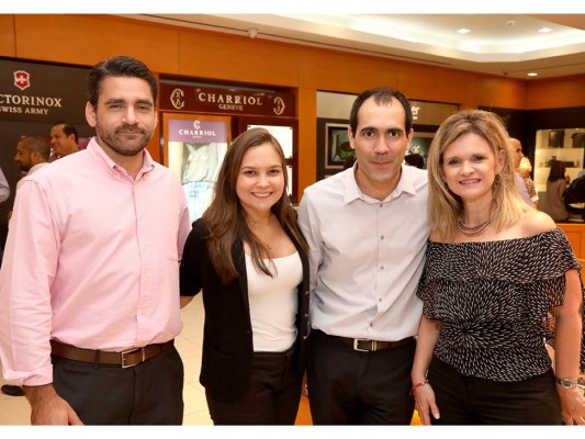 Relojería suiza de punta en Albrook Mall, Panamá