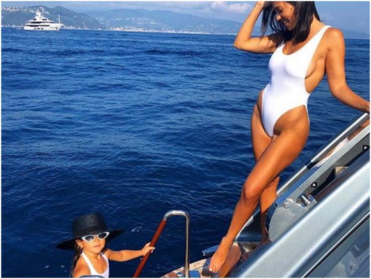 La mayor del clan Kardashian y su hija Penelope Disick disfrutaron del mar azul de Portofino