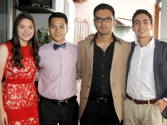 Emotivo senior breakfast de la International School