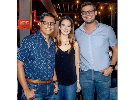 Alegre velada en Cervecería Chapultepec