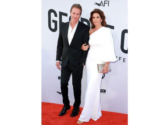 Rande Gerber y su esposa Cindy Crawford asistieron a la gala en honor a su amigo George Clooney