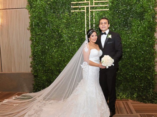 Alfredo Tovar y Sandra Matute se casan  