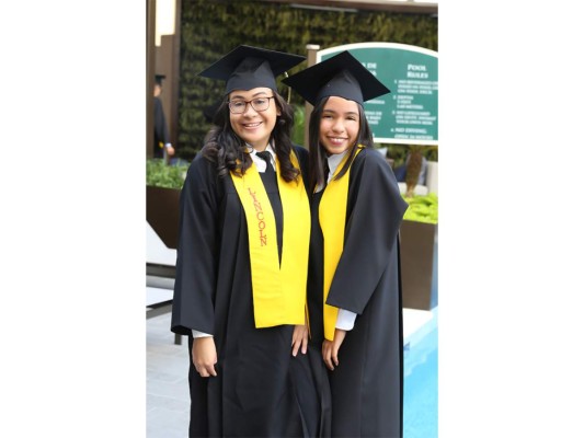 Firma de acta de Lincoln School generación 2017