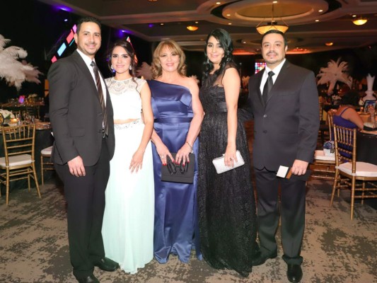 Los Seniors de la Dowal School 2019 celebran su Prom al estilo años 20s