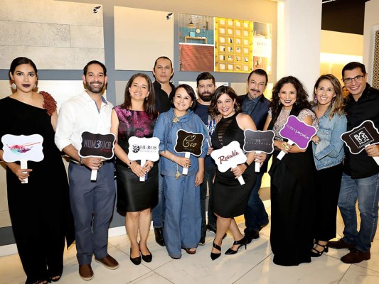 Ana Low, Juan Villeda,Suyapa Salgado, Roberto Ramírez, Celina Betancourt, Jerry Carcamo, Diana Martínez, Yoyo Barrientos, Evelyn Madrid, Gabby Zelaya y Bayardo Blandino (Fotos: Héctor Hernández)