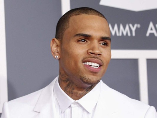 Chris Brown detenido en París por acusación de violación