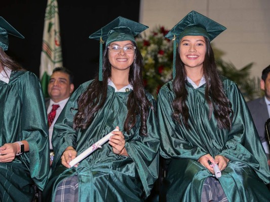 Entrega de títulos Elvel School