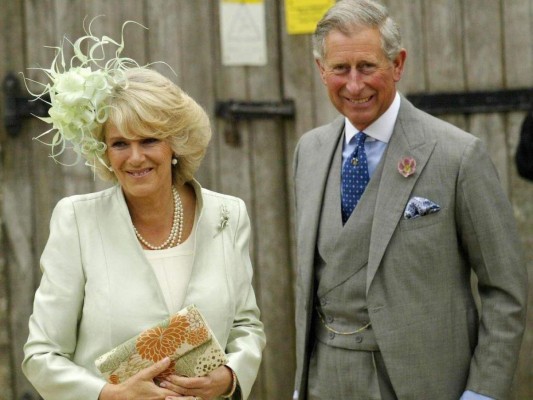 Camilla es un factor fundamental. A pesar de que se ha tratado de arreglar su reputación, las personas la siguen viendo como 'la amante' y nunca podrán verla como reina.