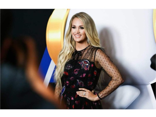 Carrie Underwood está esperando su segundo hijo con Mike Fisher quien fue jugador de fútbol americano