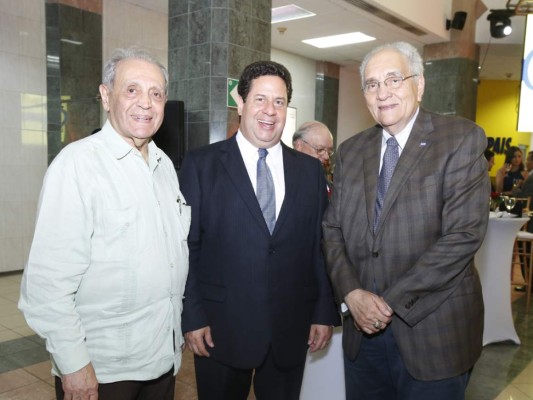 Brindis por Martha Susana Oviedo