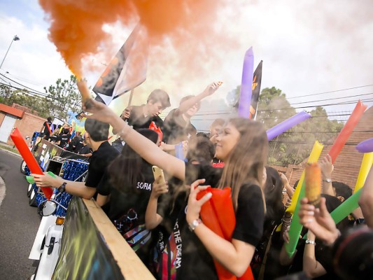 La entrance de los Seniors 2020 de la Escuela Americana