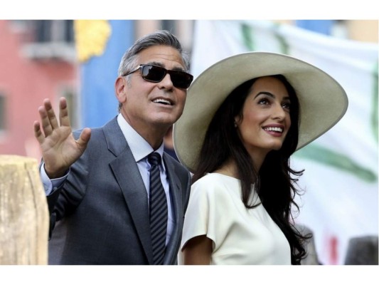George Clooney y Amal Alamuddin <br/>Se conocieron, cuatro meses de ser novios y ¡Boom! contrajeron matrimonio, se casaron y en la actualidad son padres de mellizos