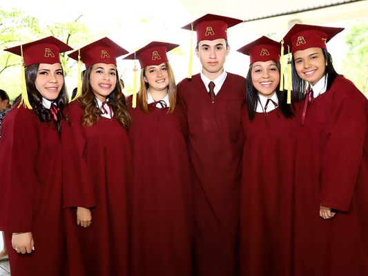 Triunfo estudiantil de la Mayan School