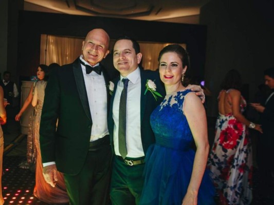 La boda de Virgilio Bueso y Camila Egas