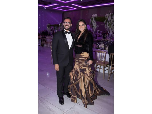 Guillermo Orellana y Giordanna Kafati festejan su boda