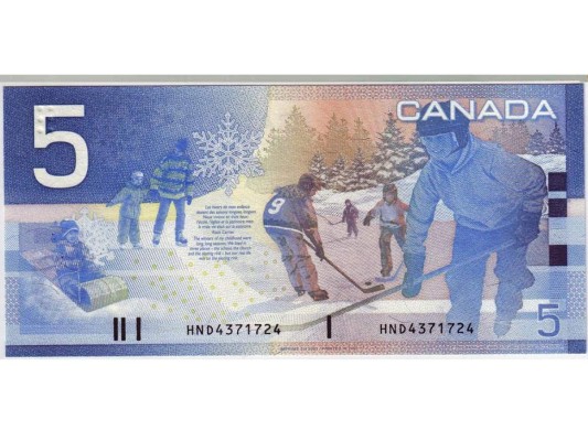 Cinco dólares Canadienses, que representa a los niños jugando hockey sobre hielo. El verso es de un cuento de Roch Carrier, que dice: '. Los inviernos de mi infancia eran largas, largas temporadas vivíamos en tres lugares - la escuela, la iglesia y la pista de patinaje - pero nuestra vida real estaba en la pista de patinaje '.