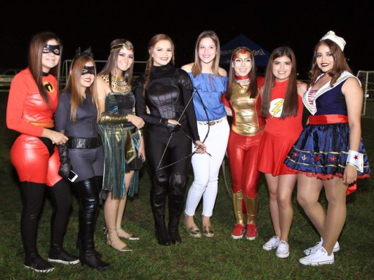 Emmy Rivera, Denisse Ferrari, Kryzzia López, Lorena Echeverry, Alejandra Valenzuela, Larissa Amaya, Tiffany Mejía y Grisell Rojas.