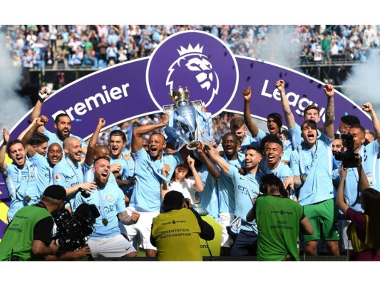 Los clubes que más jugadores aportan al Mundial: El club con más representantes en el mundial es el Manchester City. Un total de 16 de sus jugadores se verán las caras en Rusia 2018, una cifra que es récord en la historia de los mundiales, según destaca el propio equipo en su web. Estos jugarán representando a ocho países: Argentina, Bélgica, Brasil, Inglaterra, Francia, Portugal, España y Alemania