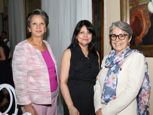 Cena rosa en Casa Presidencial