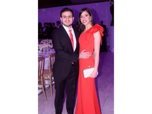Guillermo Orellana y Giordanna Kafati festejan su boda