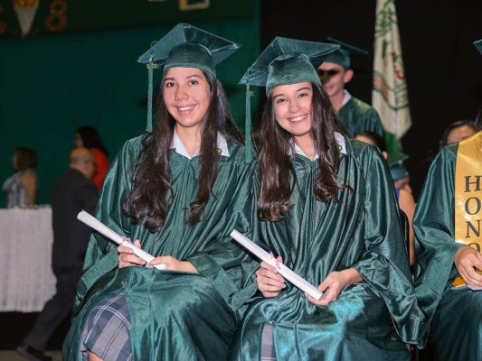 Entrega de títulos Elvel School