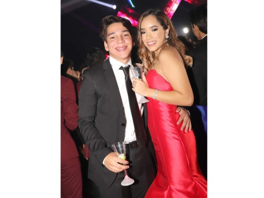 Los Seniors de la Dowal School 2019 celebran su Prom al estilo años 20s