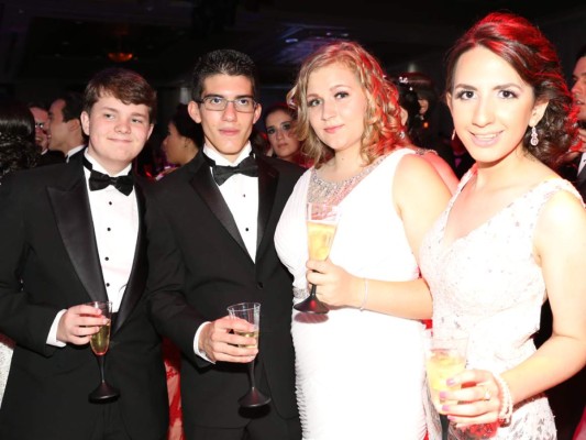 Prom night de la Escuela Americana