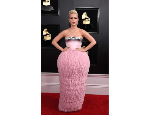 Katy Perry <br/>Con un vestido de la nueva colección de Balmain Haute Couture