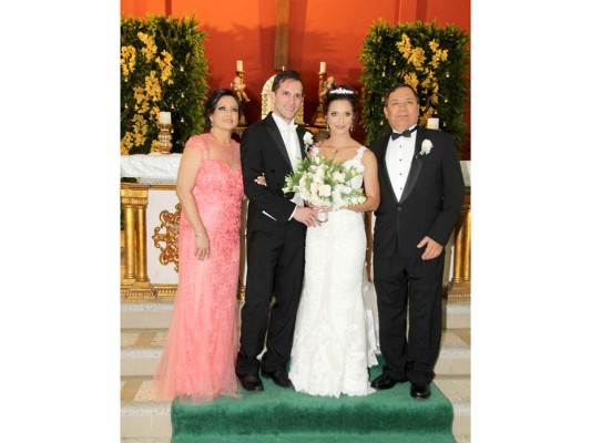 La boda religiosa de Abel Fonseca y Claudia López