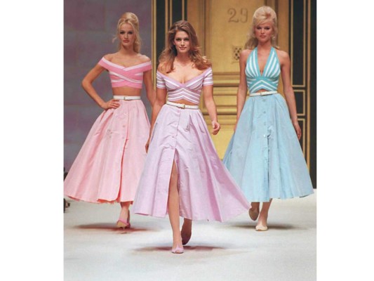 Con Karen Mulder y Eva Herzigova modelando para Hervé Leger en Paris 1995